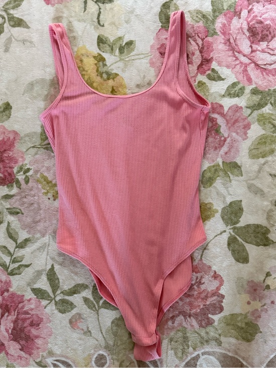 Old Navy Tops - Pink Ribbed Scoop Neck Bodysuit size large Old Navy